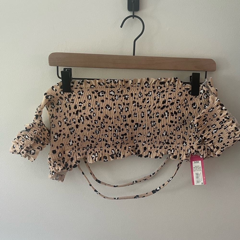 Brand New Target Chetah Print Sleeve Bathing Suit Top